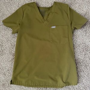Figs Catarina One-Pocket Scrub Top Martini Olive